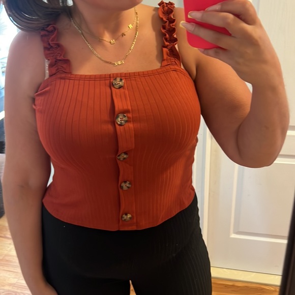 Ribbed tank top with button and ruffle sleeves - Picture 2 of 3